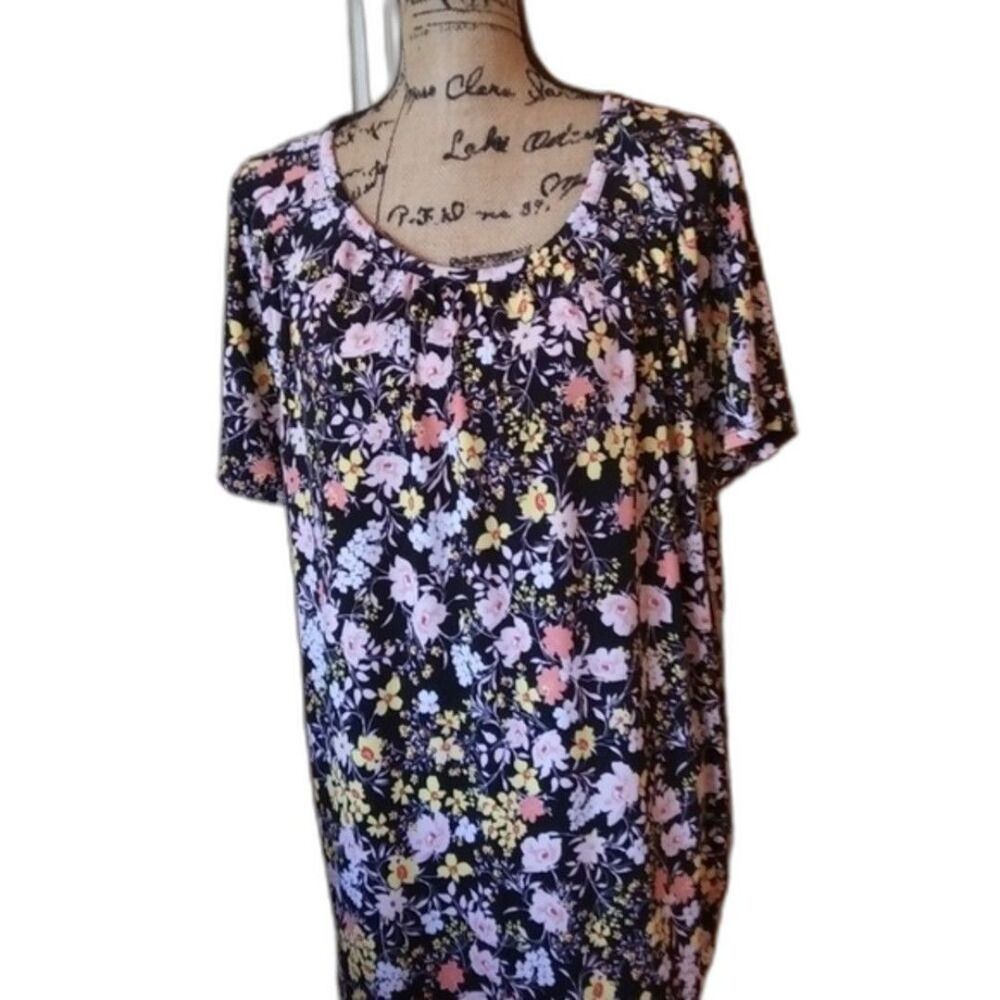 Liz Claiborne 1X Black Floral Pintuck Blouse NWT